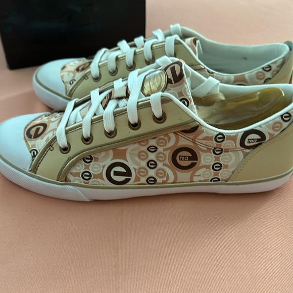 New Red By Marc Ecko Women’s Shoes. Size 8. - Picture 5 of 8